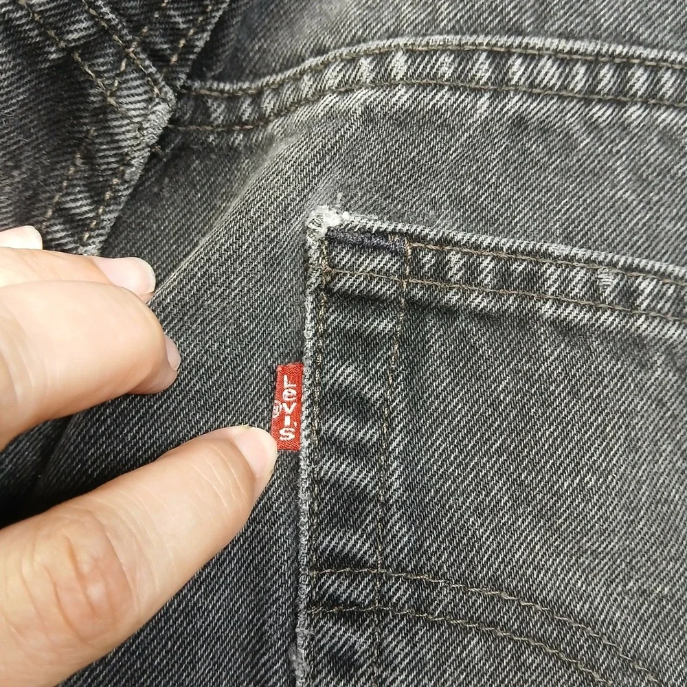Vintage Levis 550 Relaxed Fit Black Jeans Men W40 L30 Made in Canada Tapered Leg